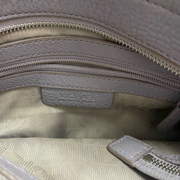Michael Kors Purse Gray - Picture 5 of 6